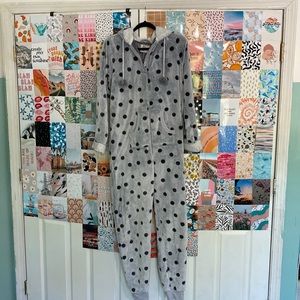 Cozy sleeper with pockets